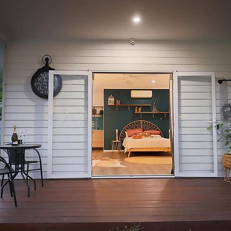 The Poolhaus Retreat - Peaceful Private Studio Valdora المظهر الخارجي الصورة
