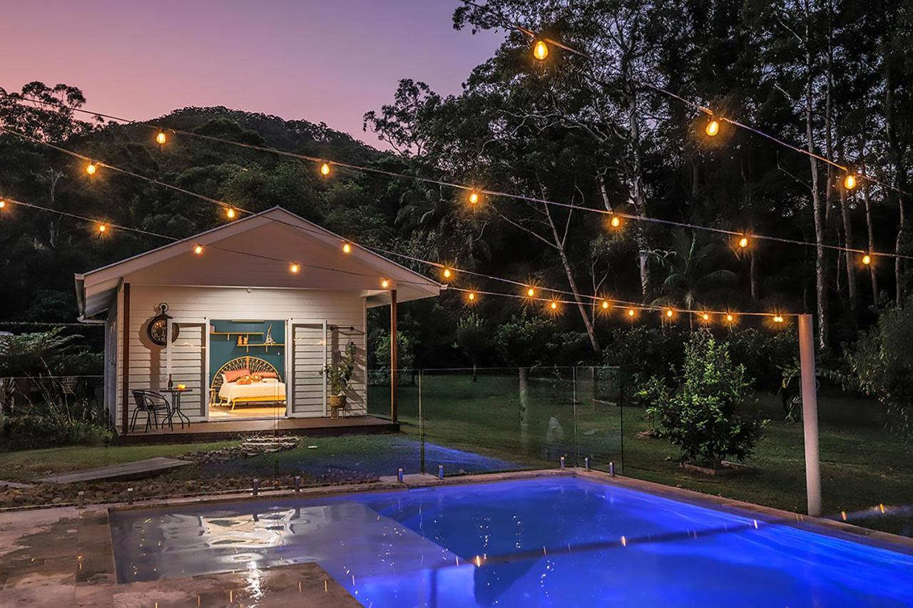 The Poolhaus Retreat - Peaceful Private Studio Valdora المظهر الخارجي الصورة