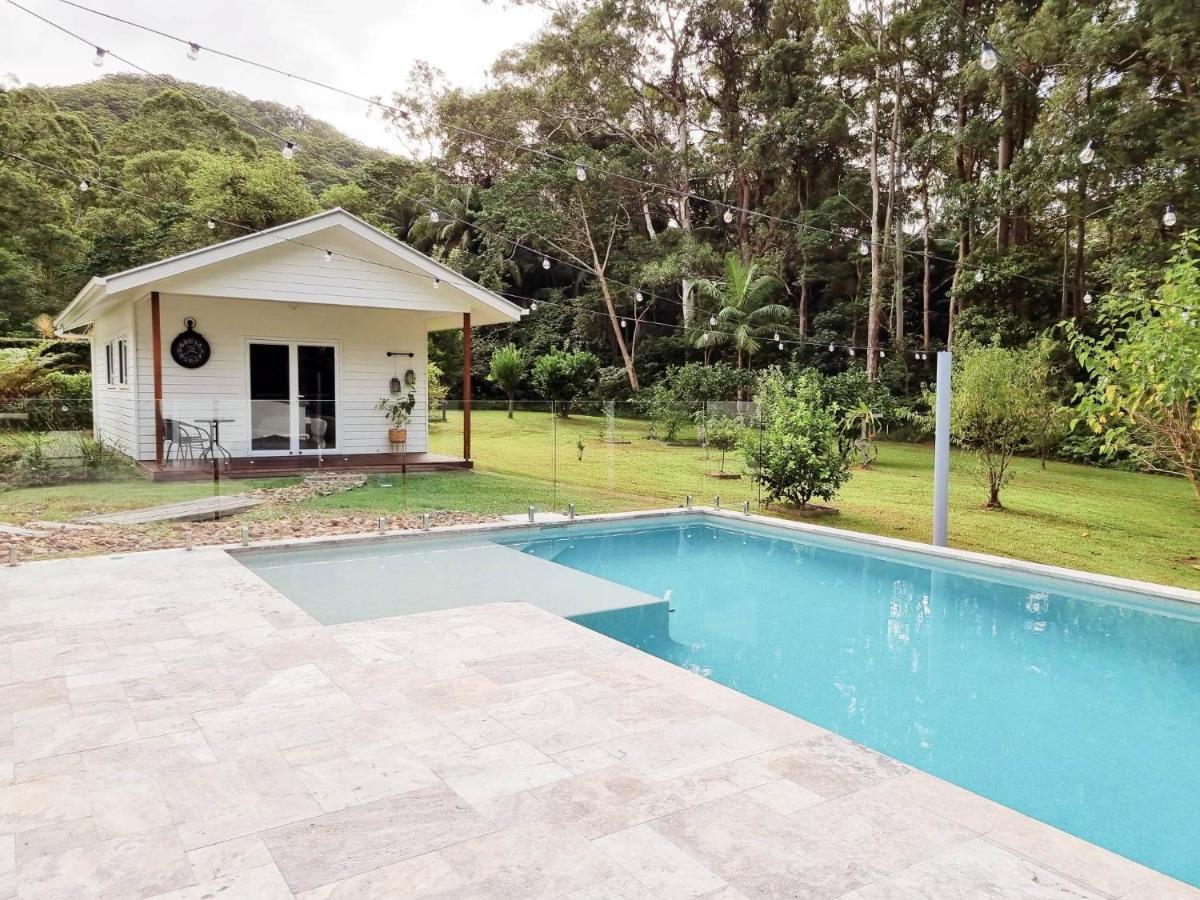 The Poolhaus Retreat - Peaceful Private Studio Valdora المظهر الخارجي الصورة