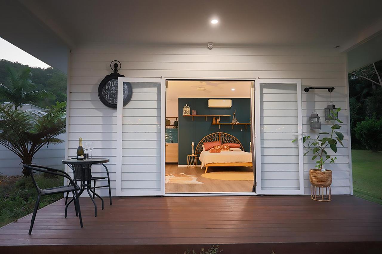 The Poolhaus Retreat - Peaceful Private Studio Valdora المظهر الخارجي الصورة